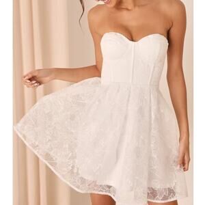 LULU'S L Precious Approach White Embroidered Strapless Tulle Mini Dress NEW 0B13